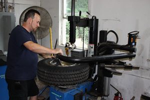 TireService2_300